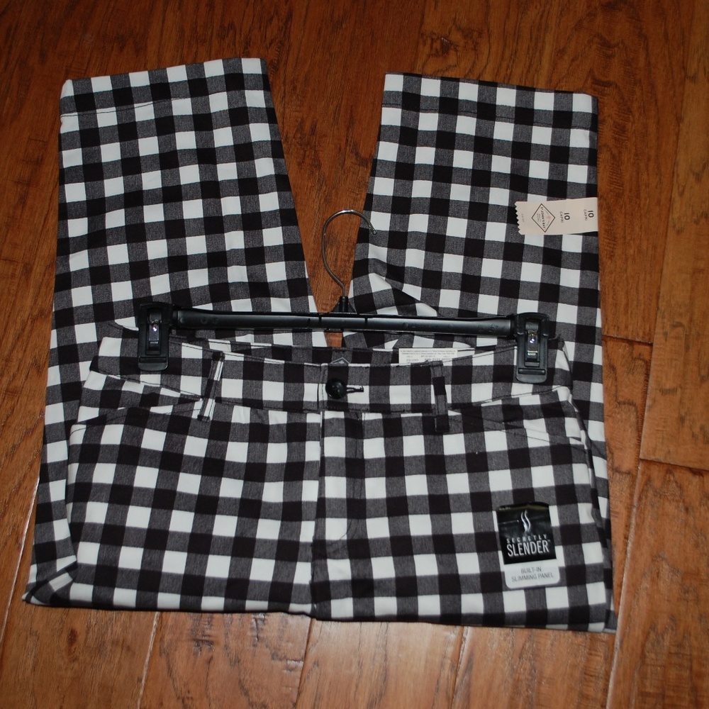 NWT St. John's Bay Black & White Capris